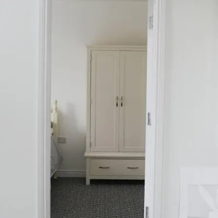 The Palm, Cnoc Na Gaoithe, دانفاناغي