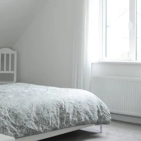 The Palm, Cnoc Na Gaoithe, Semesterbostad